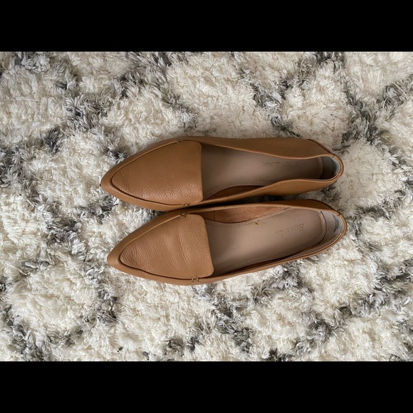 Tan flats - Picture 3 of 3